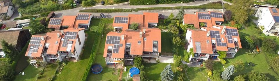 Dächer mit Solarzellen
